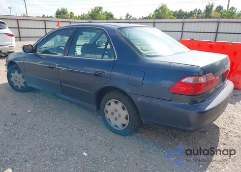 2000 Honda Accord 2.3 Lx from USA, damaged, VIN JHMCG5645YC009737